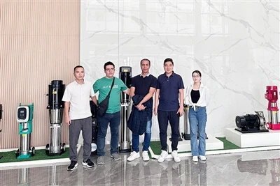 Iranian Customers Visit Factory Multiple Times To Discuss Orders